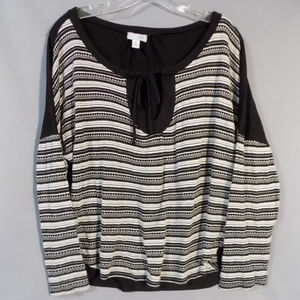 Black and white long sleeve shirt